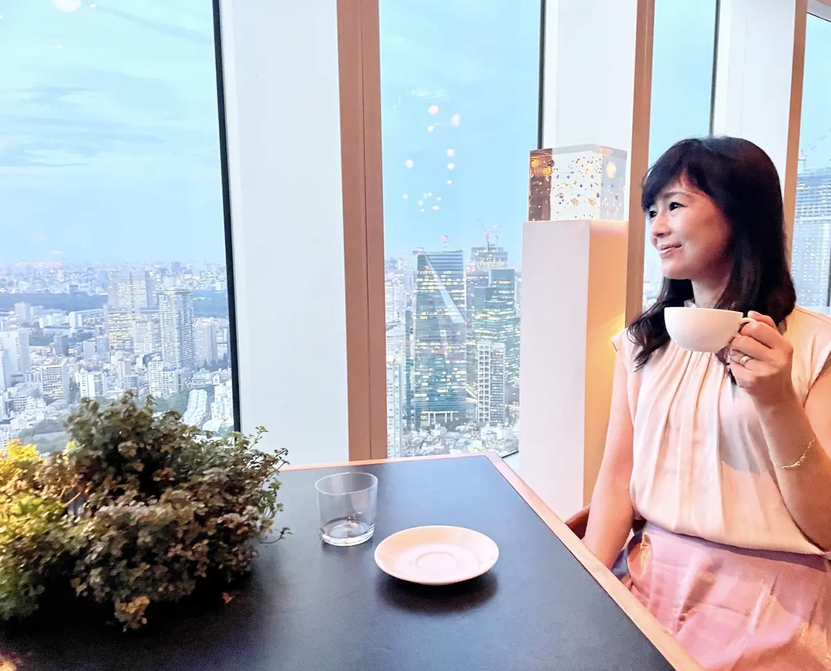 THE SUN & THE MOON。ザ サン & ザ ムーン。THE MOON。レストラン。カフェ。カフェラテ。テータイム。景色のキレイなレストラン。