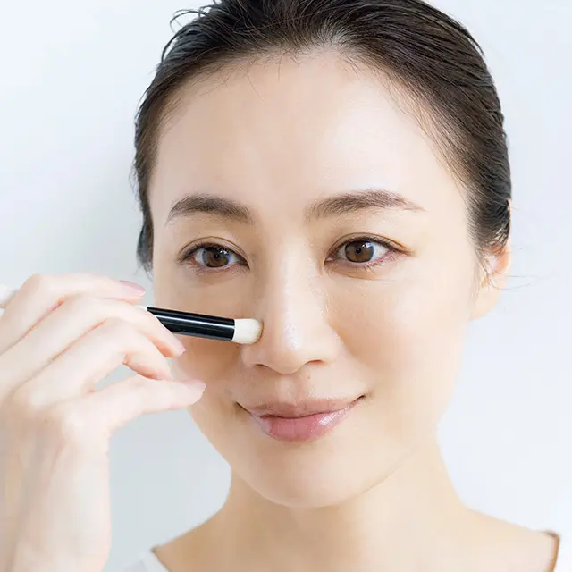 毛穴にはコンシーラーやリキッドが頼りになる