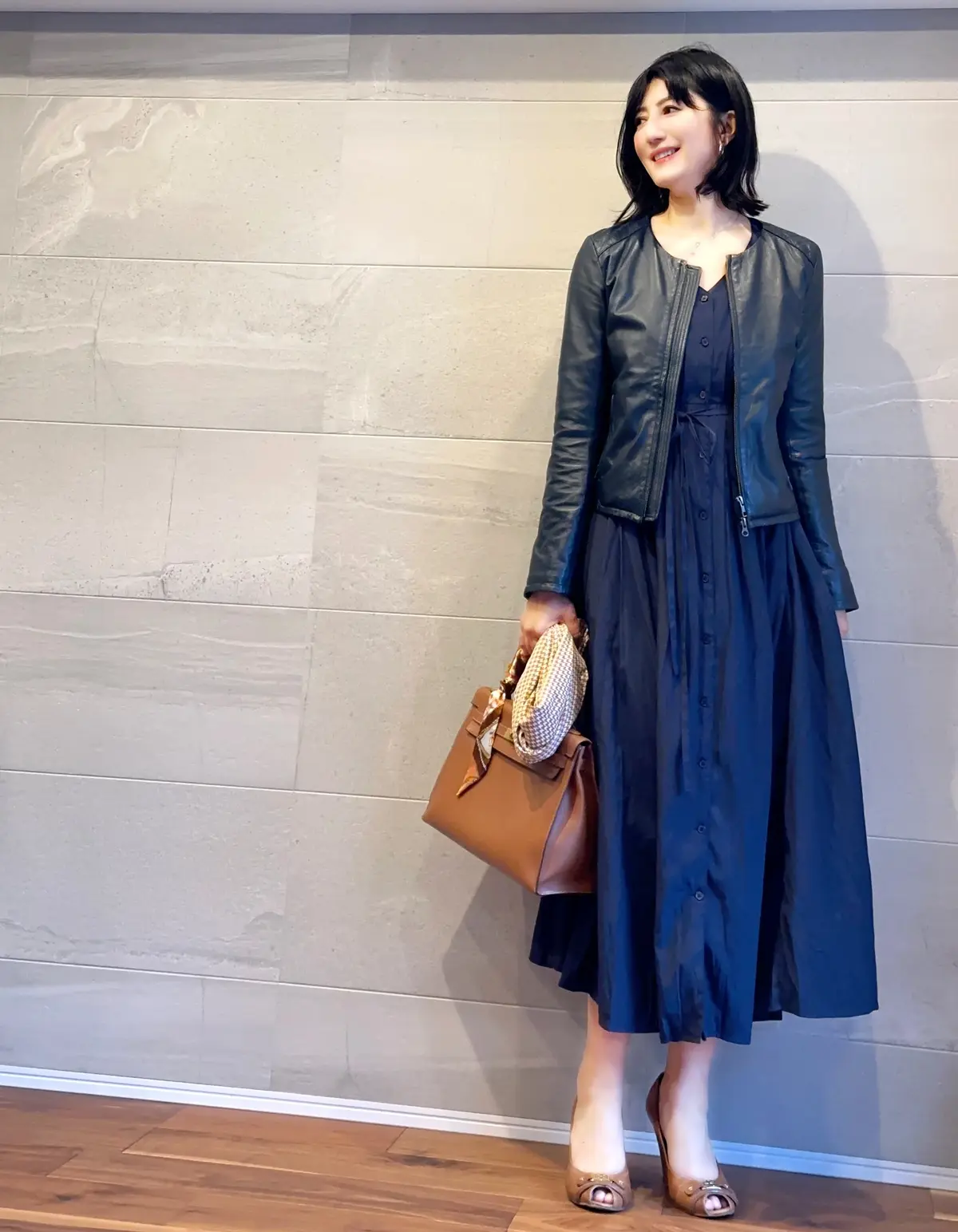 ネイビーコーデで、八芳園ランチへ。の画像_1