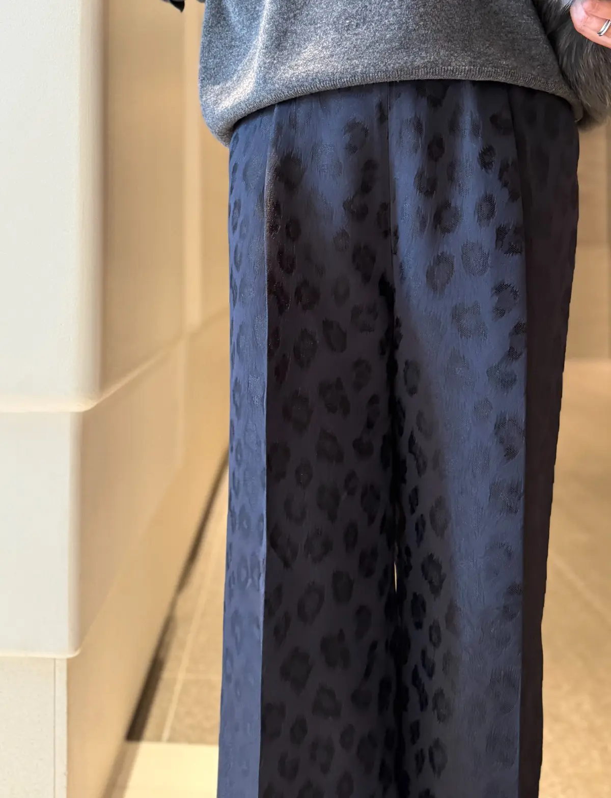 50代　冬のオシャレが華やぐボトムスでおの画像_2