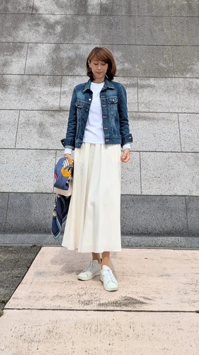 デニムジャケット ワントーンコーデ