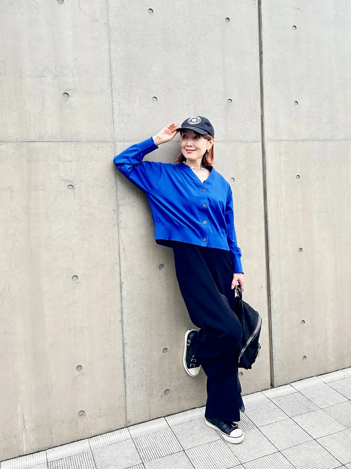 V開きで首元すっきり！E by eclaの画像_5