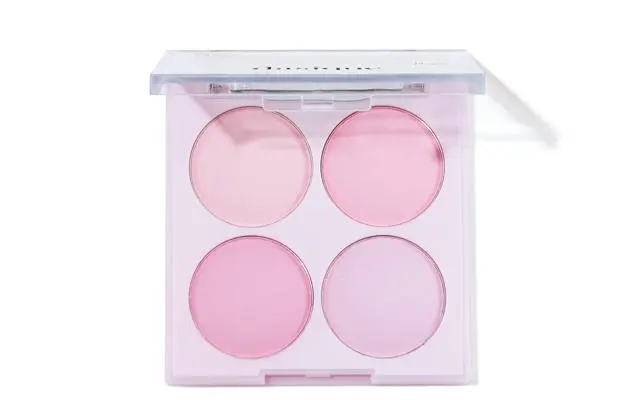 1.セミマットな淡いピンクのバリエ。お好みで混ぜて使用。デイジーク ブレンディングムードチーク 08 ￥2,860／ワンダーライン