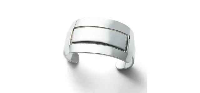 バングル￥101,200／ノウン（ノアーク）