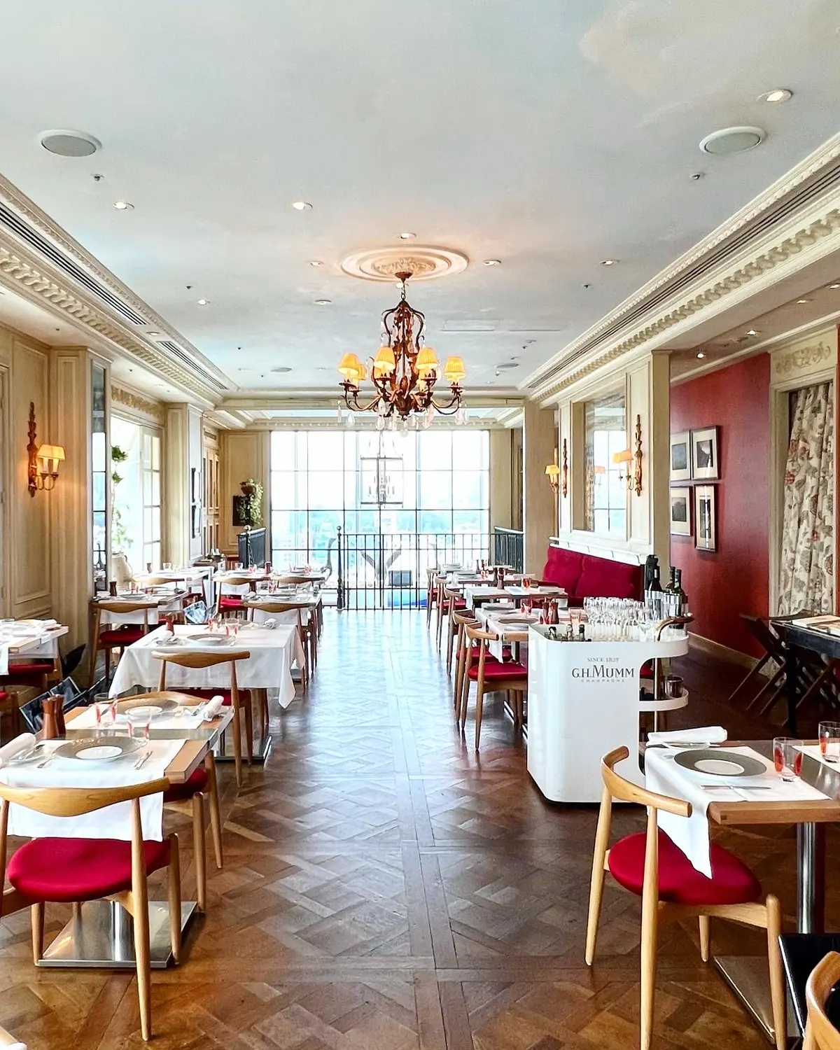 表参道にあるビストロ「BENOIT（ブノワ）」店内写真