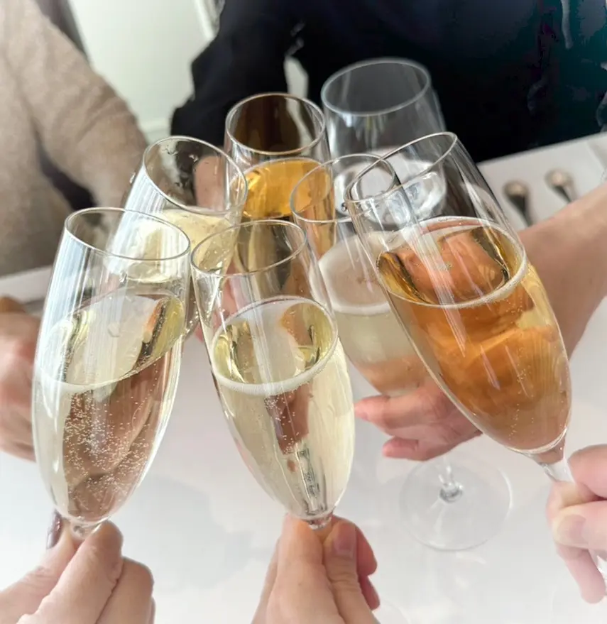 まずは皆で乾杯～♪