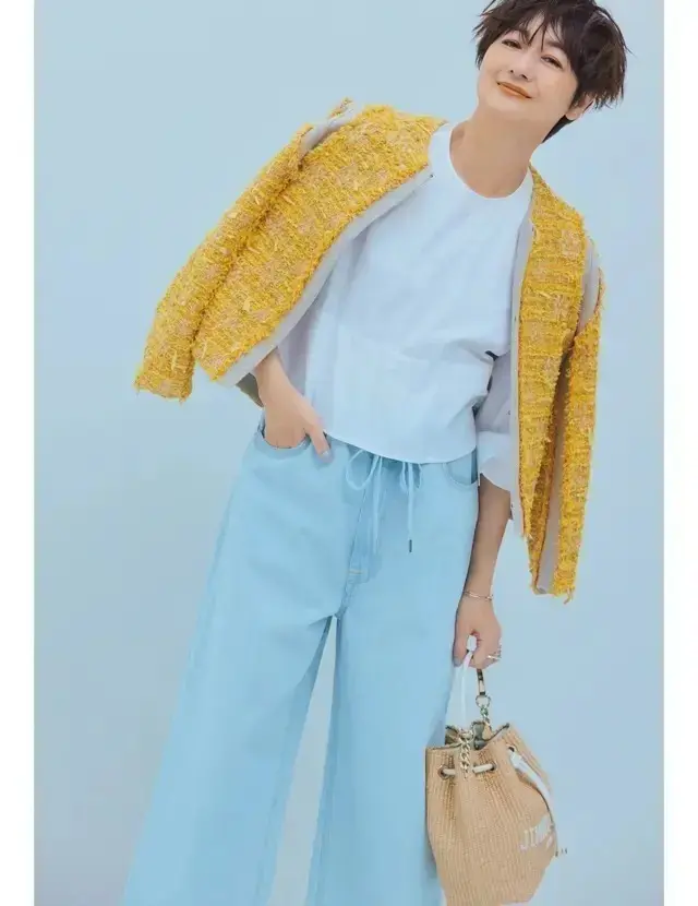 極上仕立てのジャケットを着くずす楽しさこそ大人の愉悦。イエローならなおさら！