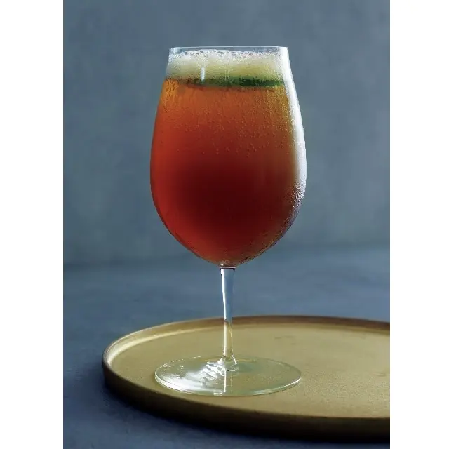 ビールはステムグラスでフェミニンに  「シャンディガフ」