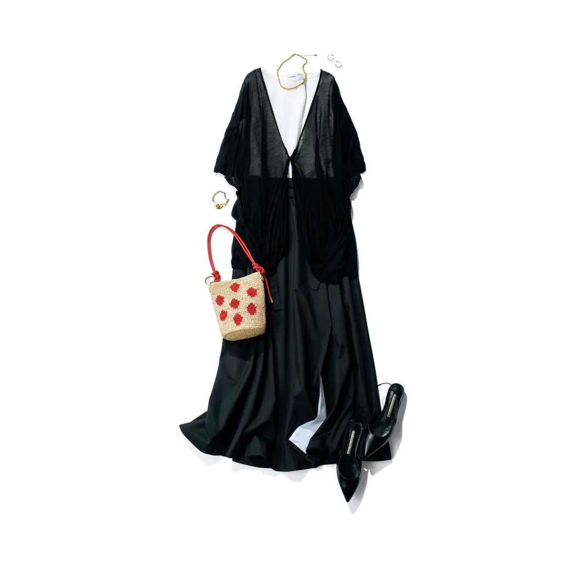 白Tシャツに黒シアーニットカーディガンを羽織り、黒フレアスカートを合わせたコーディネート