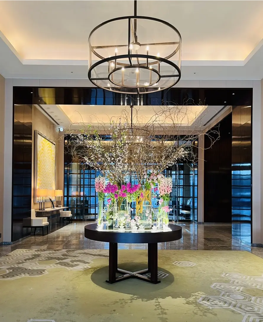 早朝メインロビーの花