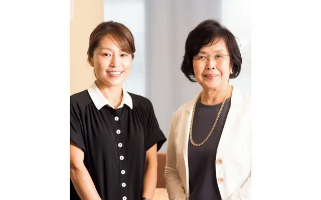 「ていねいに作った和食の世界を伝えたい」と、加寿子さん（右）とすみれさん