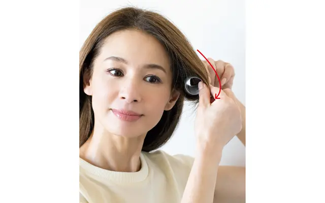 髪を縦ブロックで4等分する