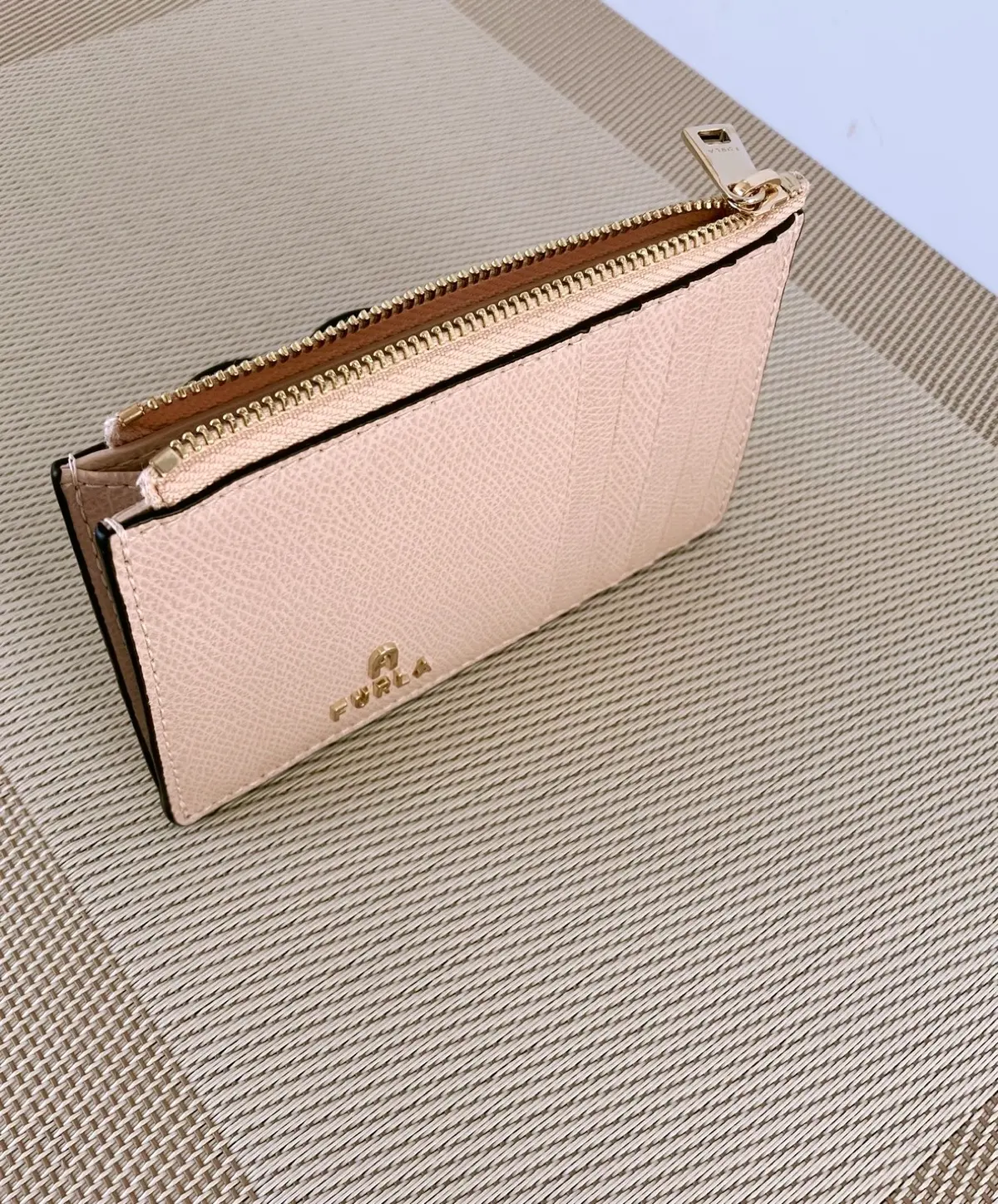 FURLA  フルラ　ミニ財布　小銭入れ　コインケース　高島屋　jマダム アラフィー　アラフィフ　名刺入れ　小銭入れ　ブランド財布　