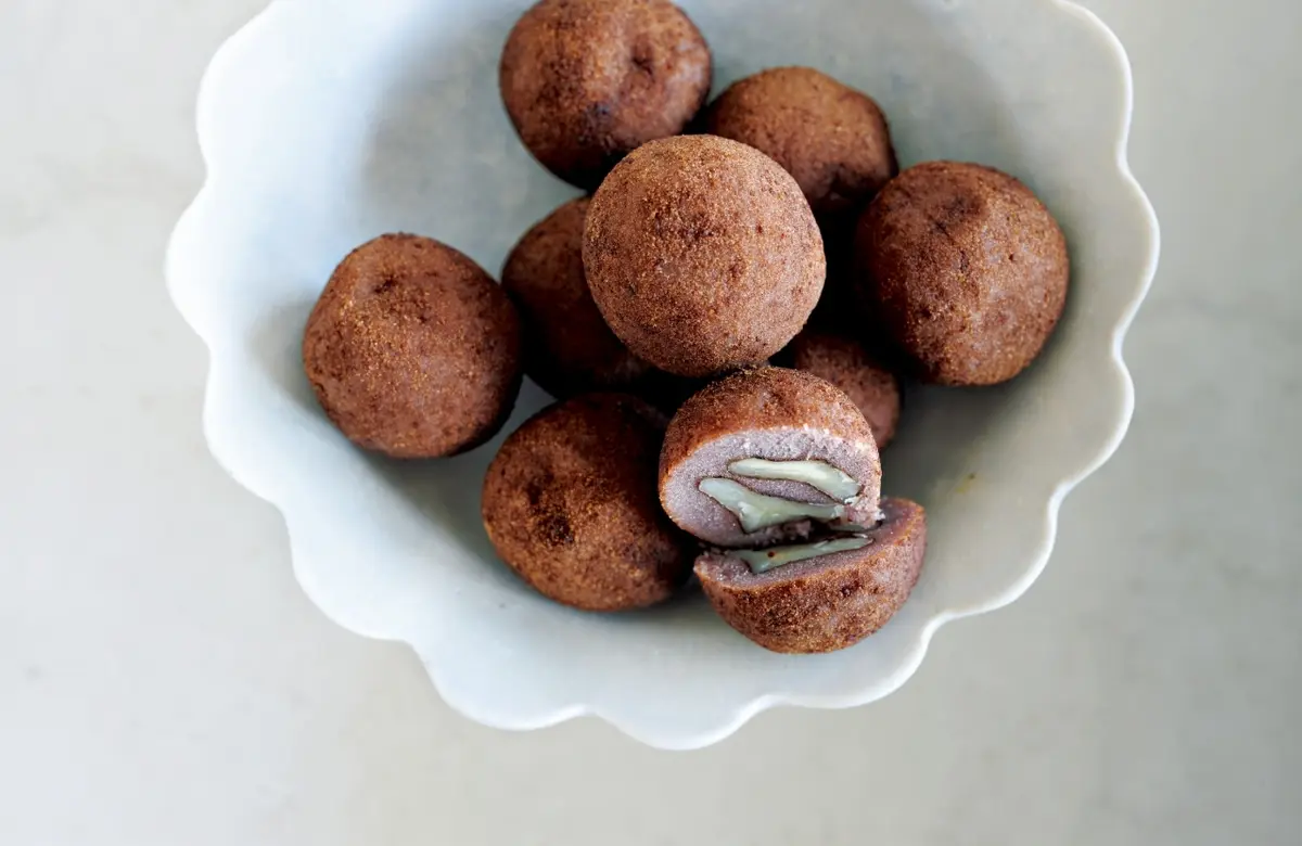 会津産鬼くるみをこしあんで包んだ　会津駄の画像_1