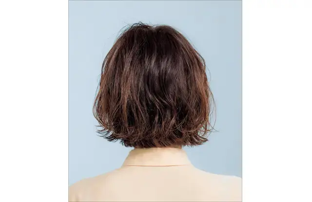 前髪のシルエットを変えて新しい季節に似合う軽やかな印象に【50代髪型・ヘアスタイル】