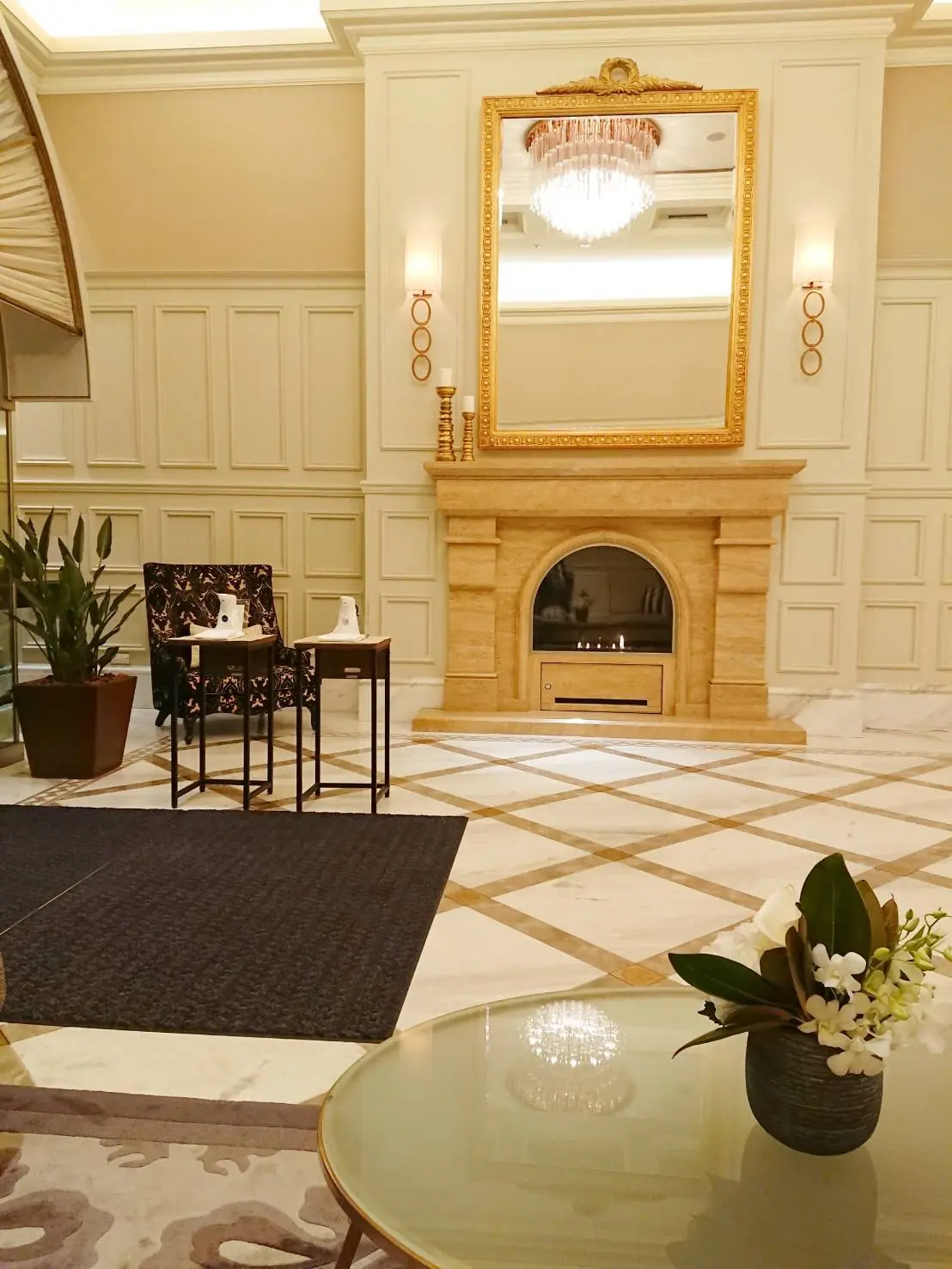 ホテル入ってすぐのエントランス