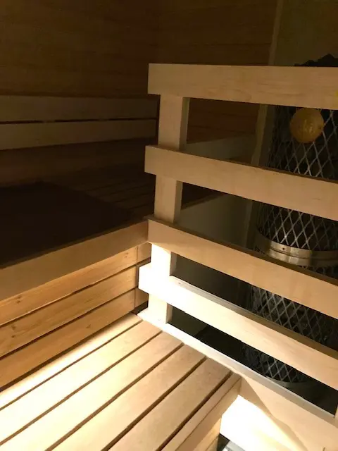 サウナ室　２人くらい用