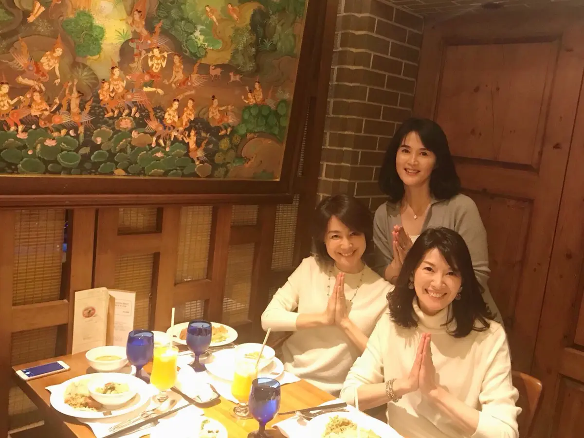 グレージュのカシミヤニットの画像_4