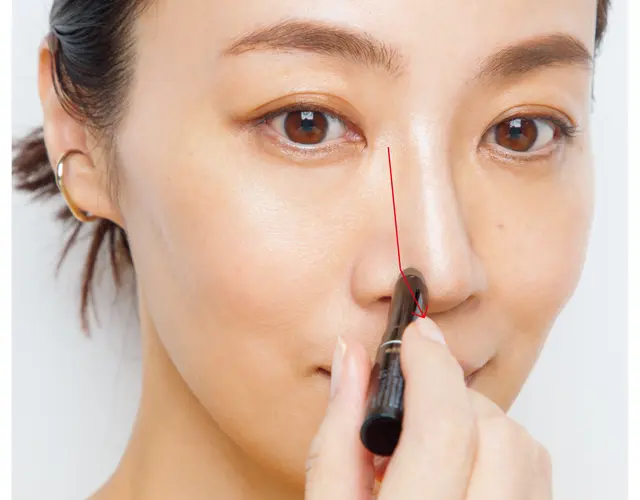 両サイドのシェードでほっそり鼻を偽装