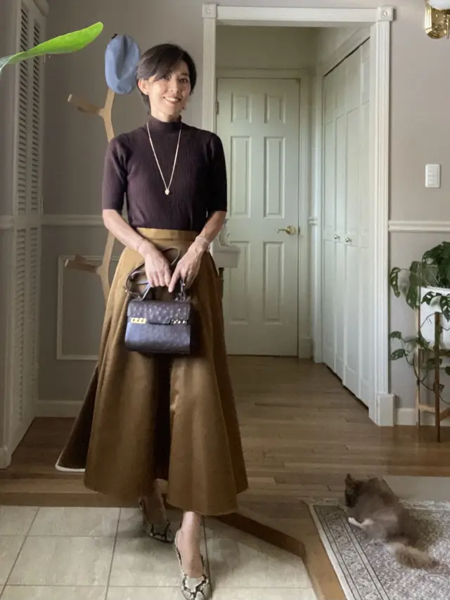 キャメルのスカートで秋色コーデの画像_1