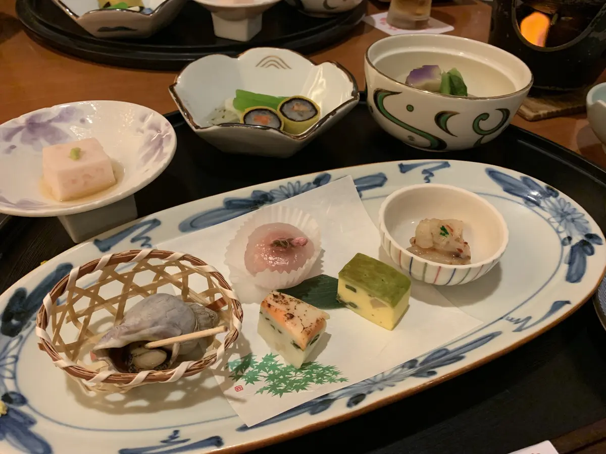 観音温泉の豪華な食事　先付