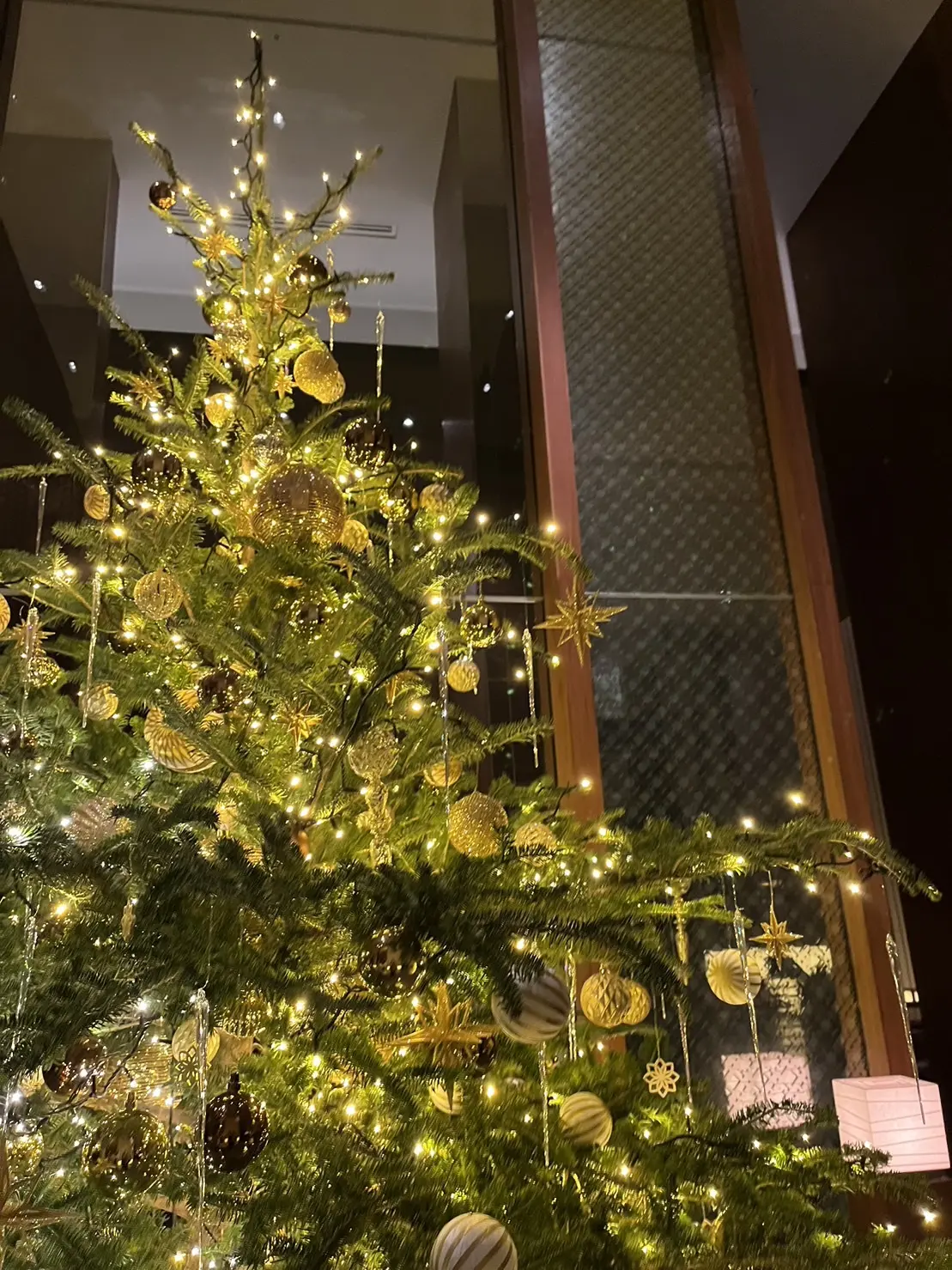 お着物を着てアンダーズ東京ホテルのワインの画像_2