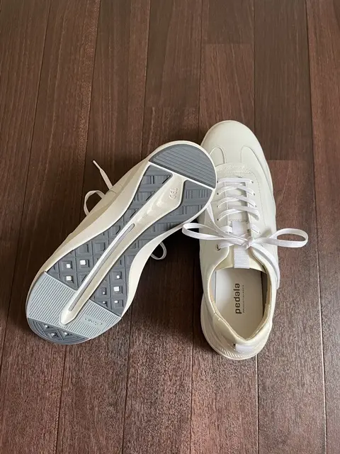 アシックス「ペデラ」靴底