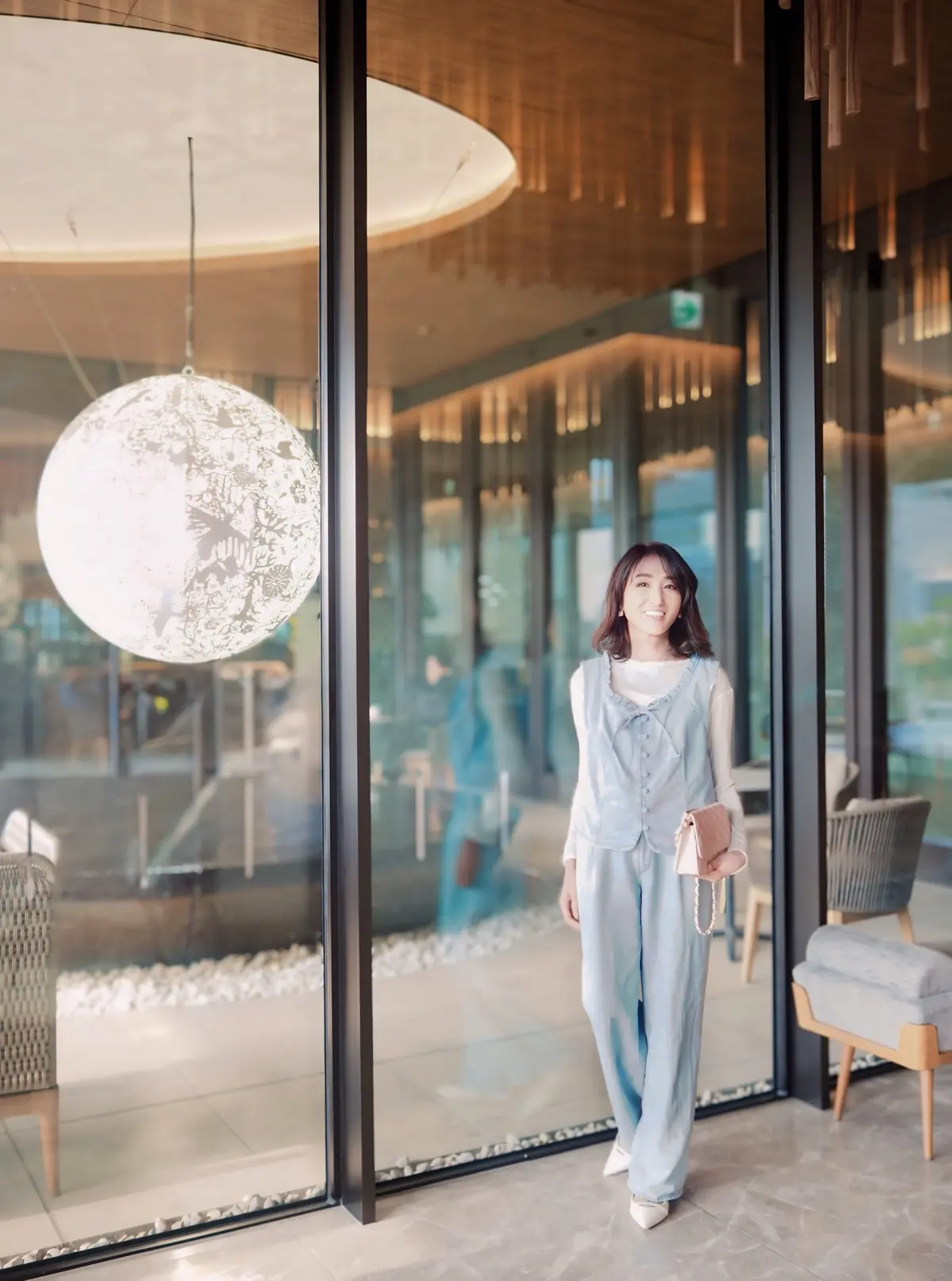 H&M フリルネックラインベスト 2,999円　記事番号：1286467002