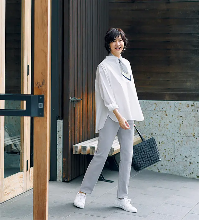 【White Shirt】バンドカラーのシャツはオーバーサイズで新バランスに