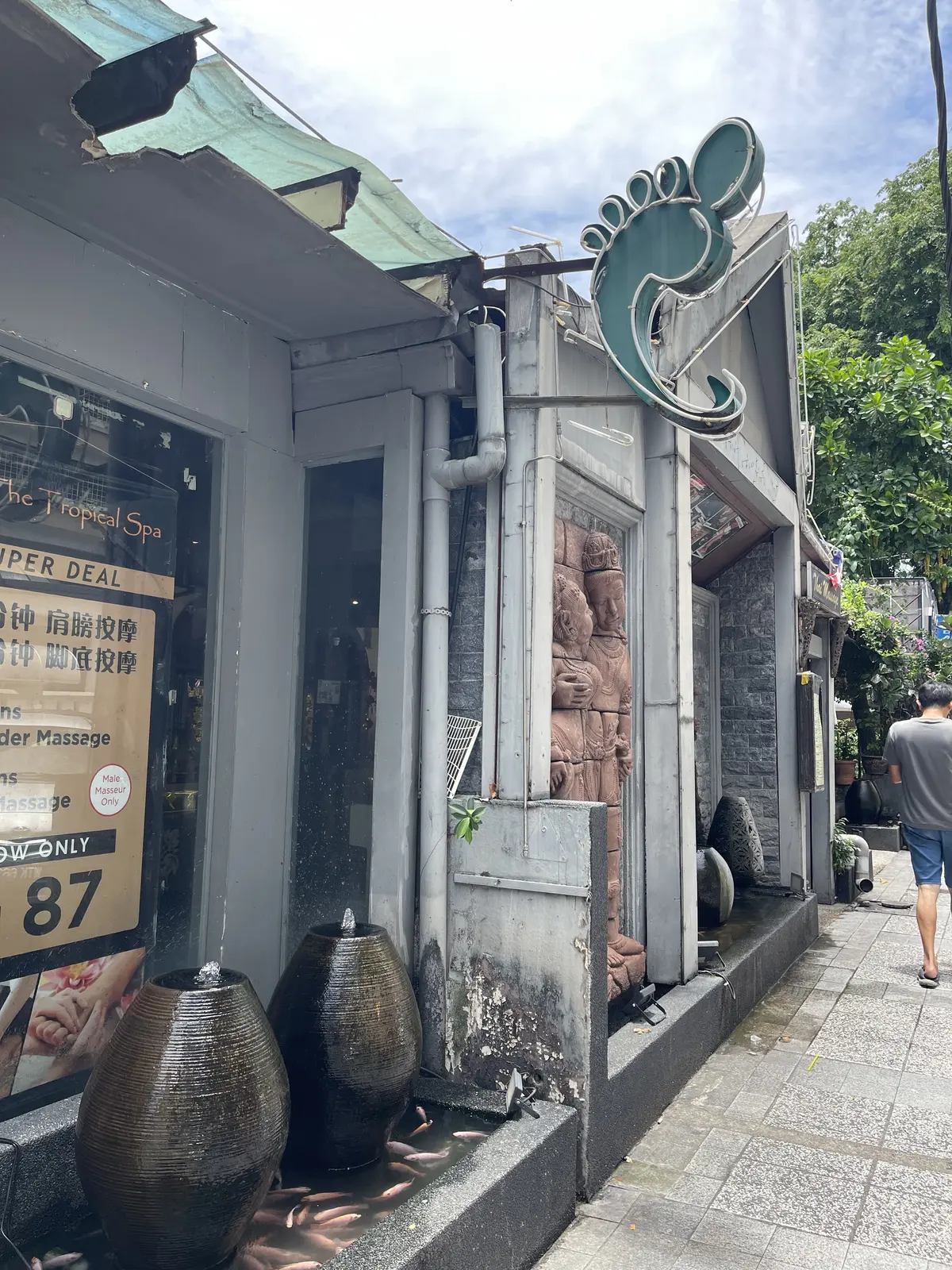 UNIQLOとZARAのモノトーンスタイの画像_9