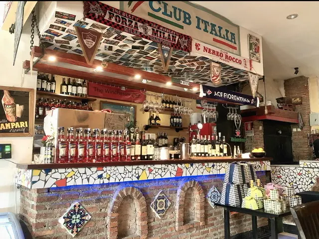 イタリアン　タイル　カウンター