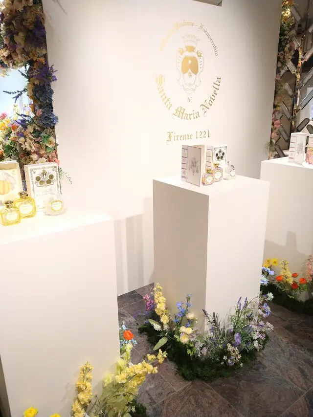 エレガントな庭園で楽しむ香り♡サンタマリの画像_3