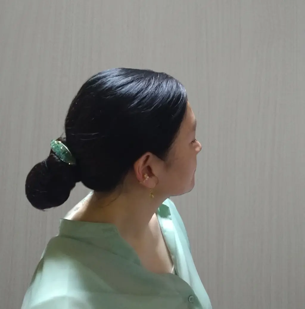 緑のヘアクリップ