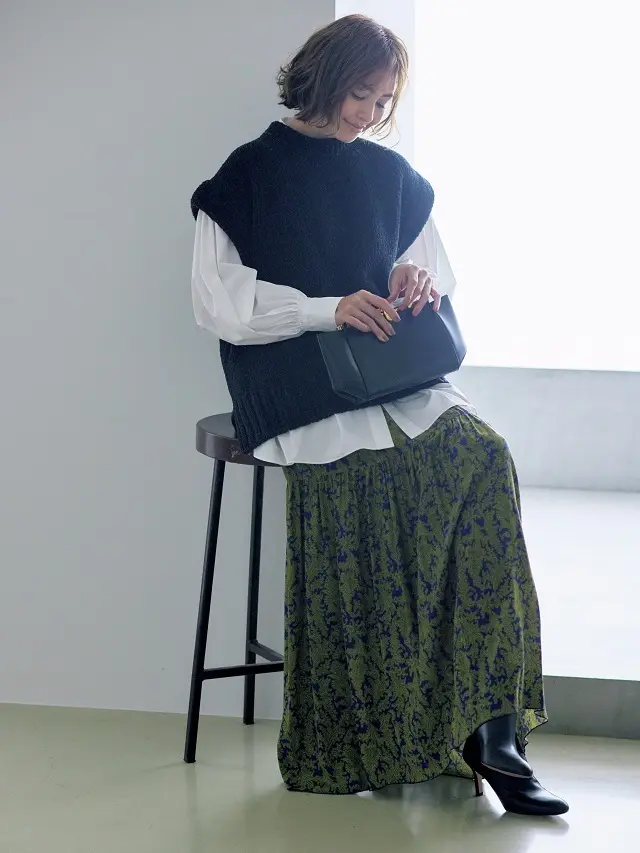 繊細かつシックなボタニカル柄が大人の素敵をつくり出す