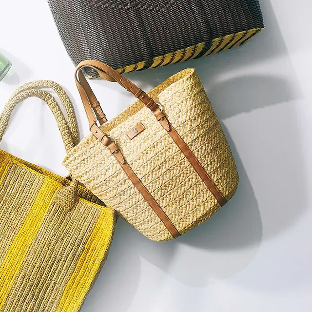 かご素材のマーケットバッグ　￥40,000／ヘレンカミンスキー ギンザシックス店（ヘレンカミンスキー）