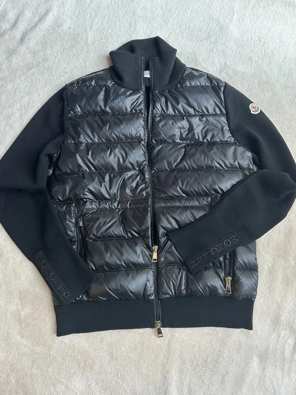 モンクレール　ダウンニットカーディガン