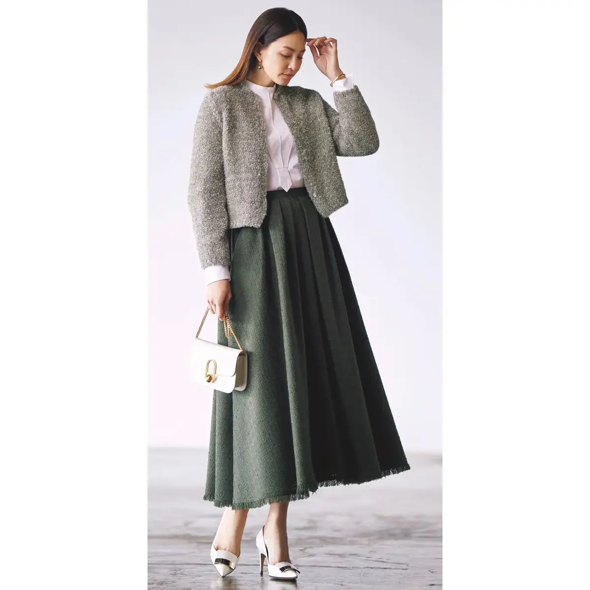 素材のあたたかみときらめきで冬のデイリースタイルをドレスアップ！気温15℃