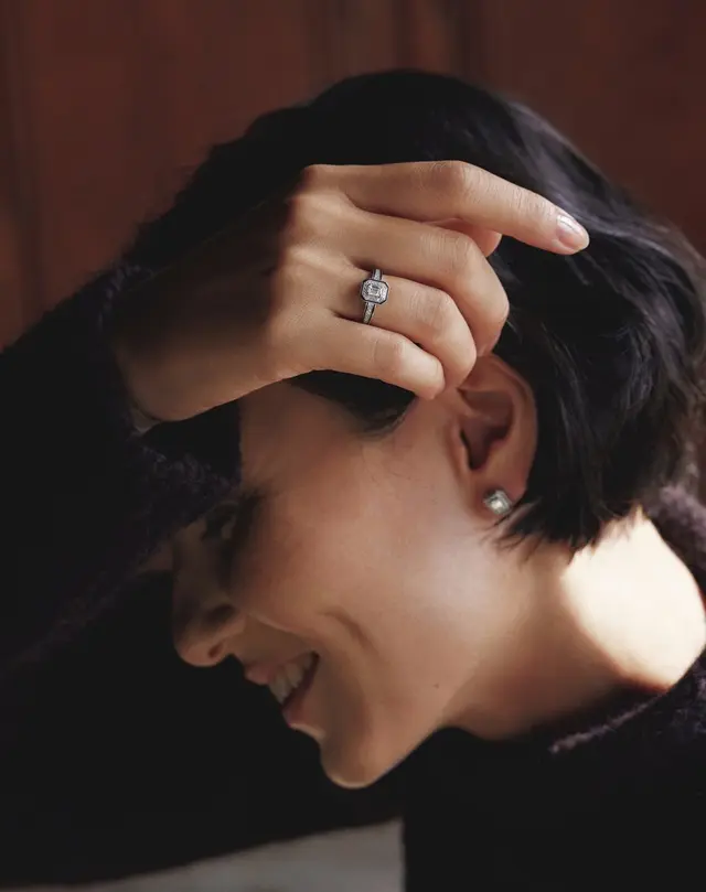 BUCHERON　パリ・ヴァンドーム広場を思わせる八角形フォルムはタイムレスな美しさ