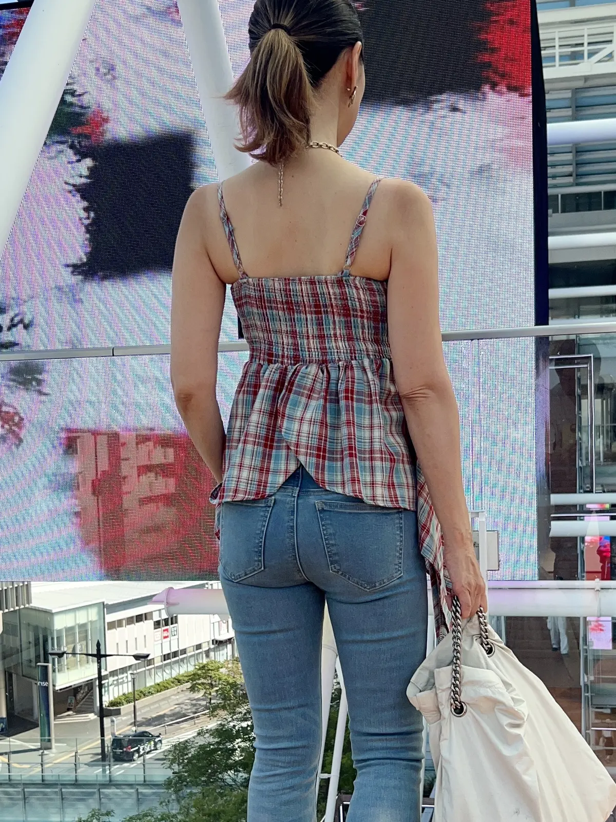 秋冬トレンドのチェック柄を主役にデニムでの画像_4