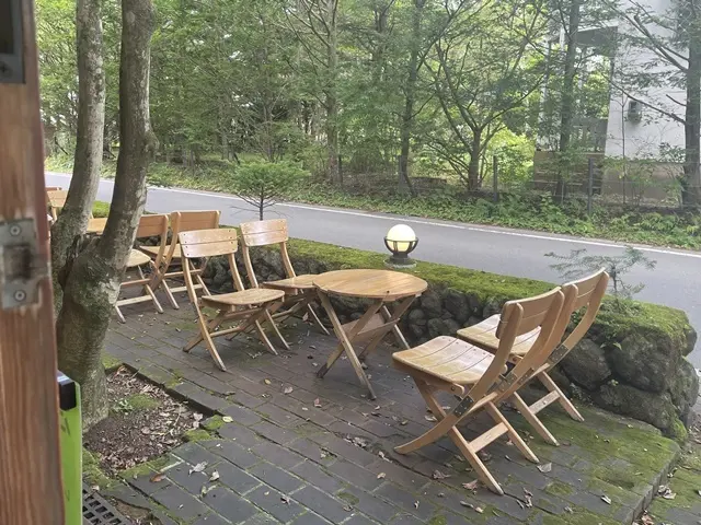 軽井沢　カフェミハエルのテラス席