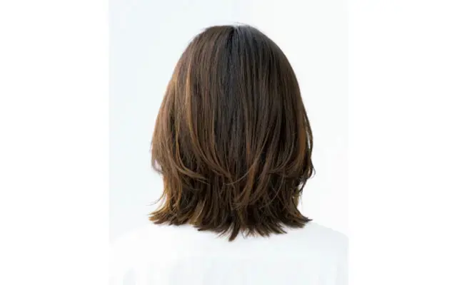 フロントの仕込みでアレンジ映えする「肩レングスボブ」