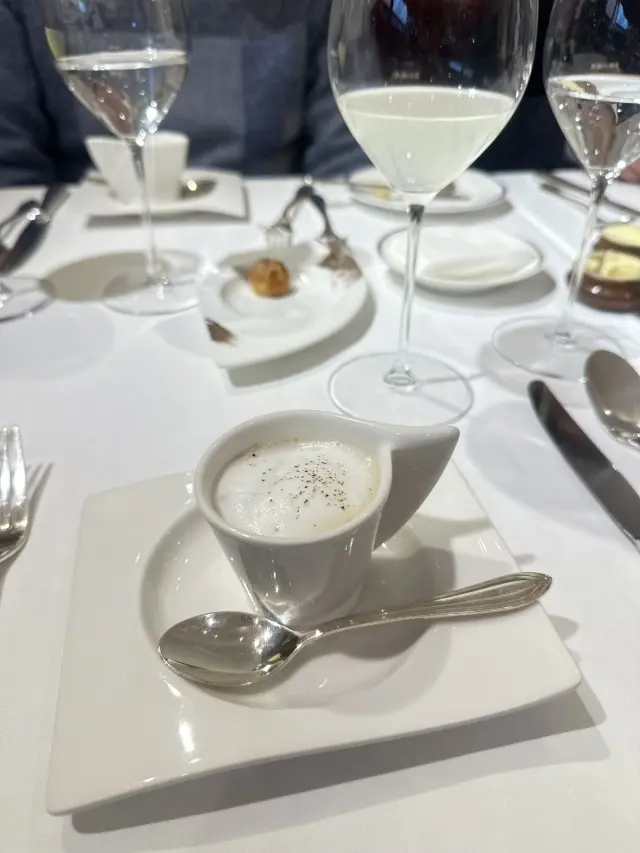 セットアップワンピースで広尾フレンチレスの画像_9