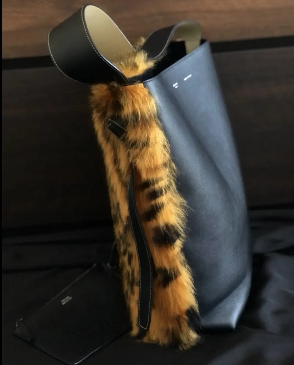 上も下も黒❤︎＋CELINEレオパードの画像_3