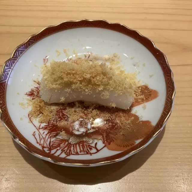 大人気寿司店の個室カウンターの画像_11