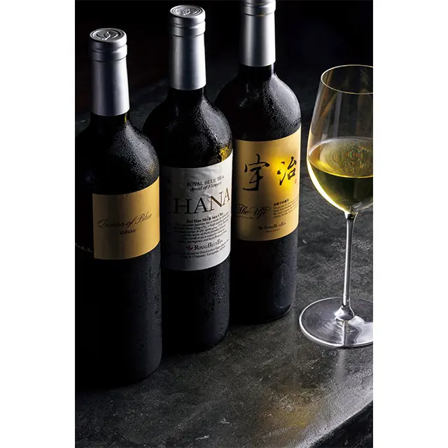 ドリンクも充実。添加物不使用のロイヤルブルーティーの3種セット￥2,200