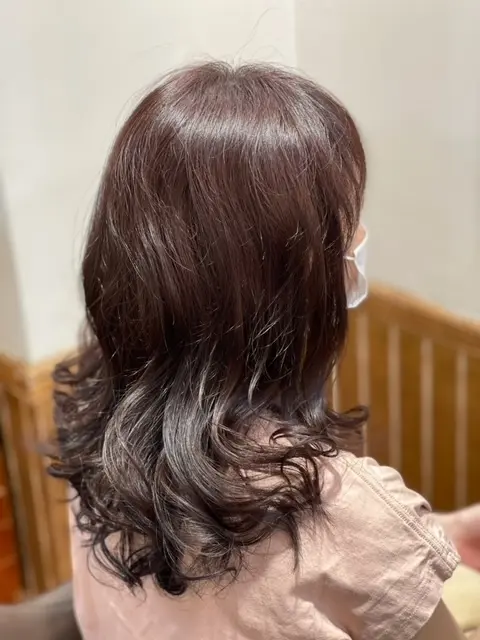 ヘアカラー仕上がり右後方から