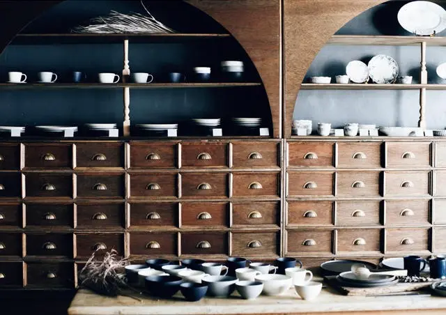 折に触れ関根さんも器や道具をチェックしに訪れる