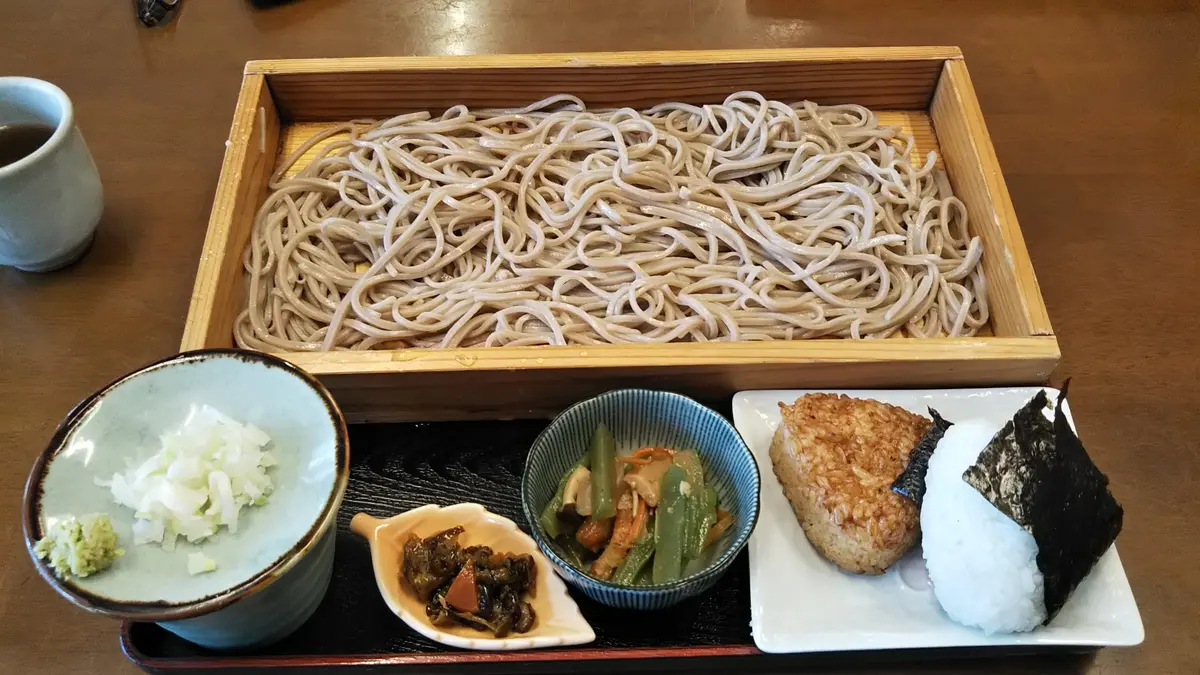 大川商店
板蕎麦おにぎりセット