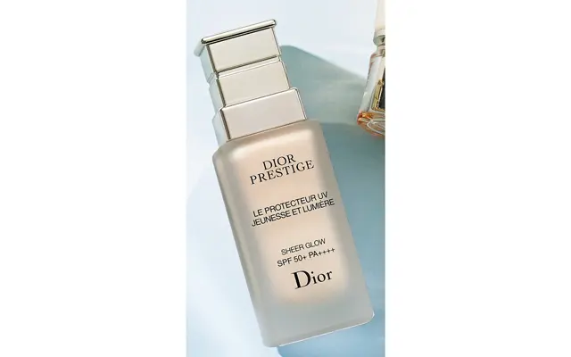 パルファン・クリスチャン・ディオール プレステージ ホワイト ル プロテクター UV ルミエール シアーグロー