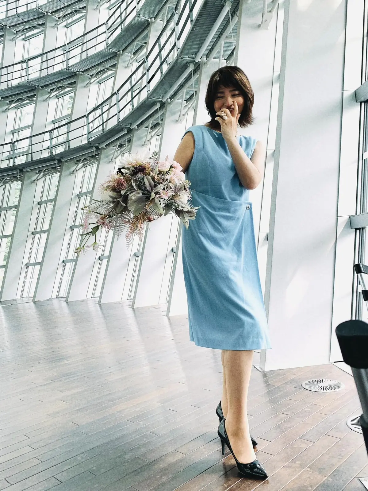 美術館に座っていたら…モデルポーズの指導の画像_3